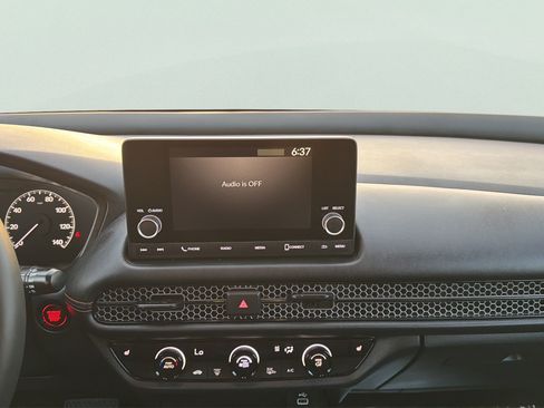 Used 2025 Honda HR-V Sport image 13