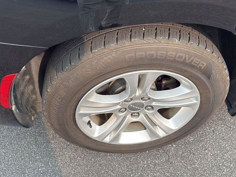 Used 2019 Dodge Charger SXT w/ Leather Interior Group RWD image 12