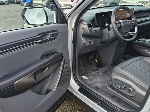 New 2026 Kia EV9 Wind image 17