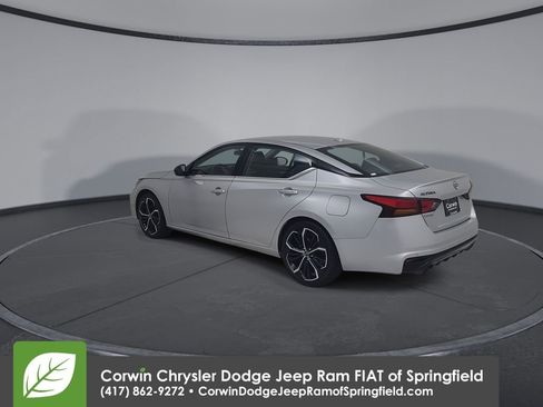 Used 2024 Nissan Altima 2.5 SR image 11