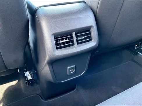 Used 2024 Chevrolet Equinox LT AWD/4WD image 10