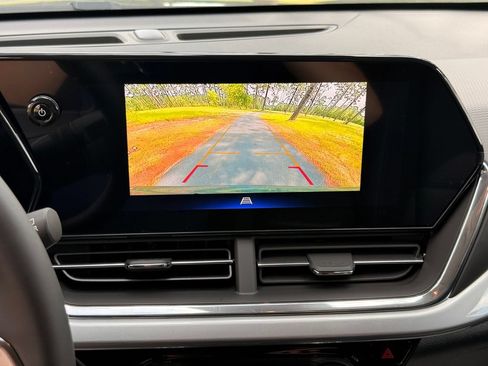 New 2026 Chevrolet Trax LT w/ Driver Confidence Package FWD image 19