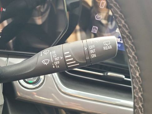 Used 2024 Chevrolet Trax ACTIV w/ Sunroof Package image 18