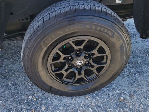 Used 2023 Toyota Tacoma SR5 image 5