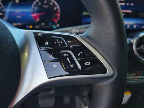 Certified 2026 Mercedes-Benz GLB 250 image 25