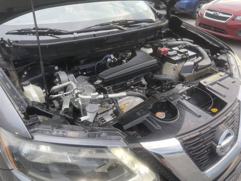 Used 2017 Nissan Rogue SV FWD image 28