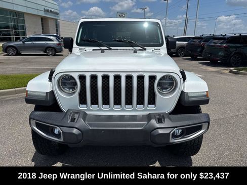 Used 2018 Jeep Wrangler Unlimited Sahara AWD/4WD image 2