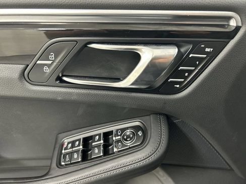 Certified 2024 Porsche Macan S AWD/4WD image 11