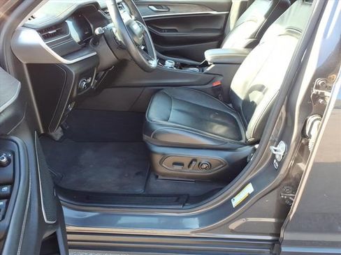 Used 2021 Jeep Grand Cherokee L Limited image 12