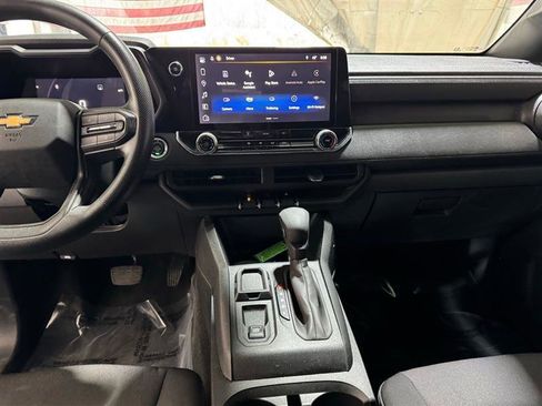 Used 2023 Chevrolet Colorado W/T image 17
