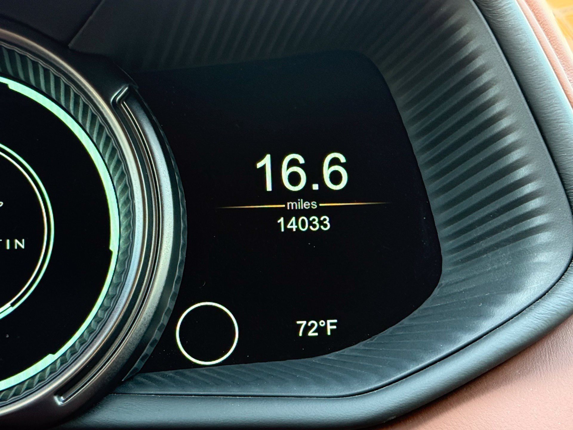 Used 2018 Aston Martin DB11 V12 RWD image 15