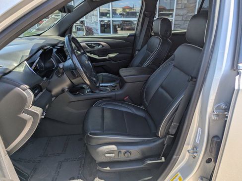 Used 2022 Chevrolet Traverse Premier AWD/4WD image 12