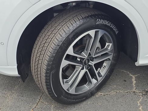 New 2025 Audi Q5 Premium image 32