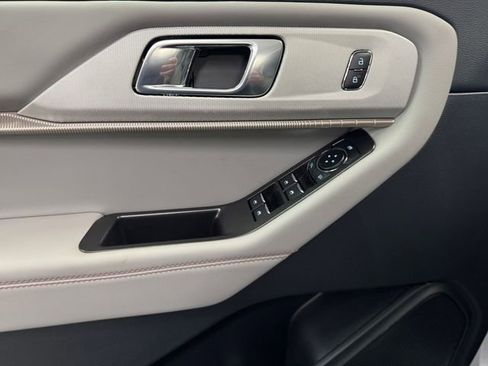 Used 2026 Ford Explorer Active w/ Active Comfort Package image 25