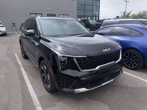 Certified 2025 Kia Sorento EX w/ EX Panoramic Sunroof Package image 1