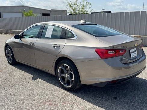 Used 2023 Chevrolet Malibu LT w/ Driver Confidence Package FWD image 4