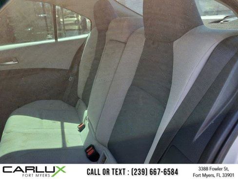 Used 2021 Toyota Corolla LE image 16