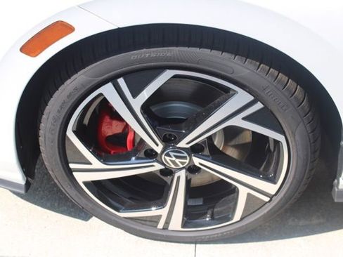 New 2025 Volkswagen GTI SE image 6