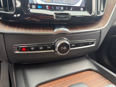 Used 2023 Volvo XC60 B5 Plus w/ Climate Package image 22