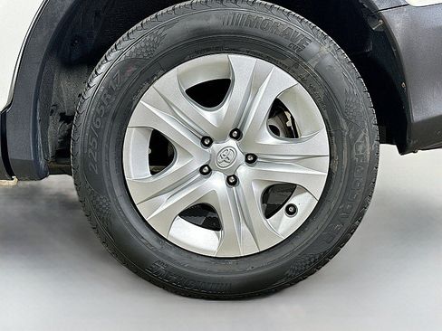 Used 2015 Toyota RAV4 LE FWD image 30