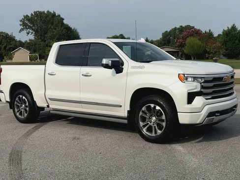 Certified 2024 Chevrolet Silverado 1500 High Country w/ Technology Package AWD/4WD image 2