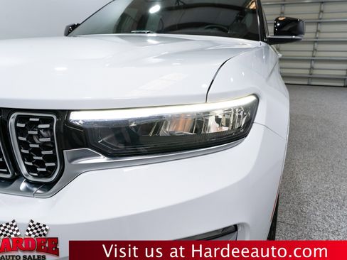 Used 2023 Jeep Grand Cherokee Summit w/ Advanced Protech Group IV AWD/4WD image 8