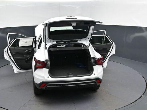 New 2026 Chevrolet Trax LT FWD image 48