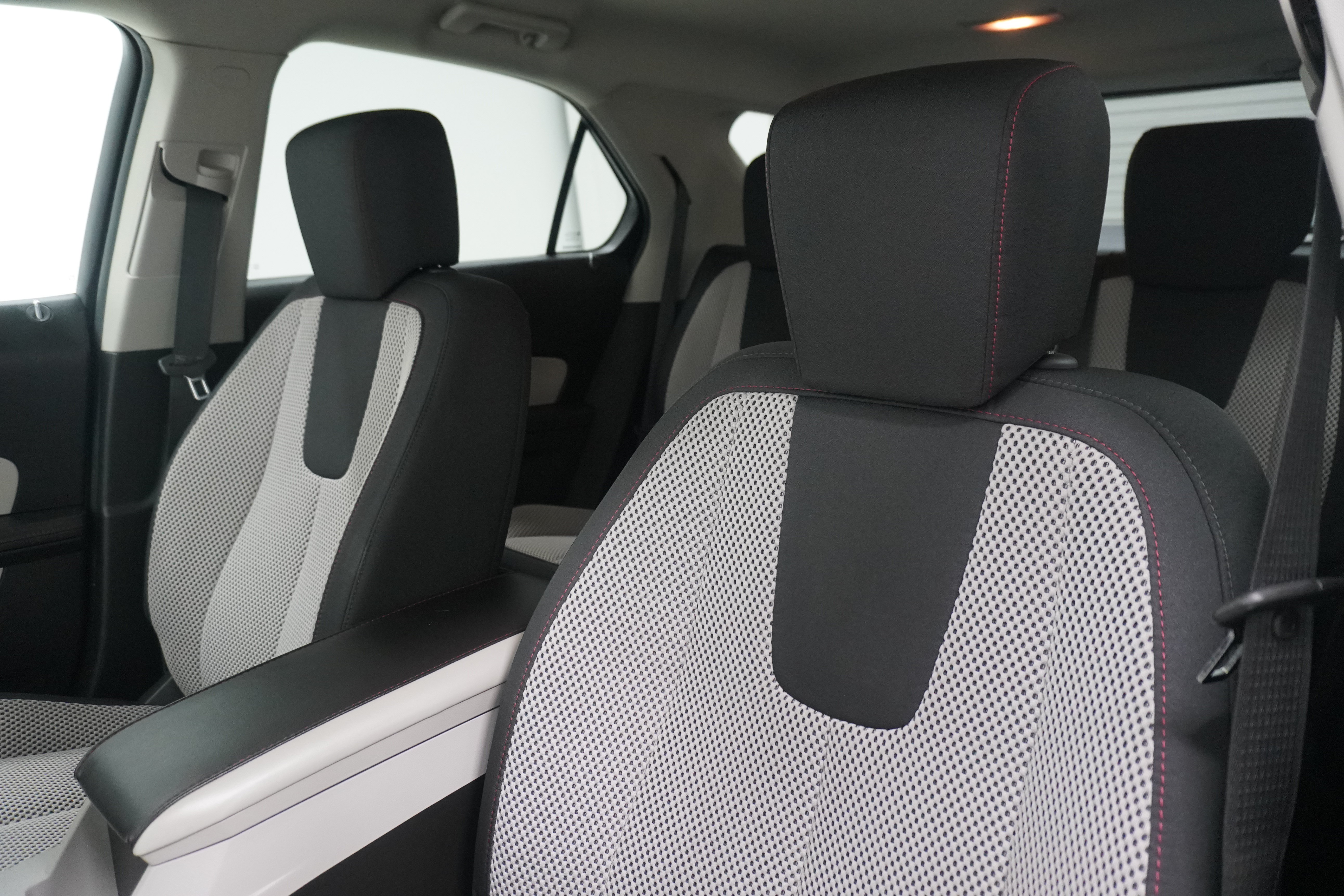 Used 2010 Chevrolet Equinox LT FWD image 11