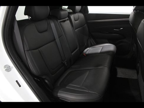 Certified 2023 Hyundai Tucson Limited AWD/4WD image 18