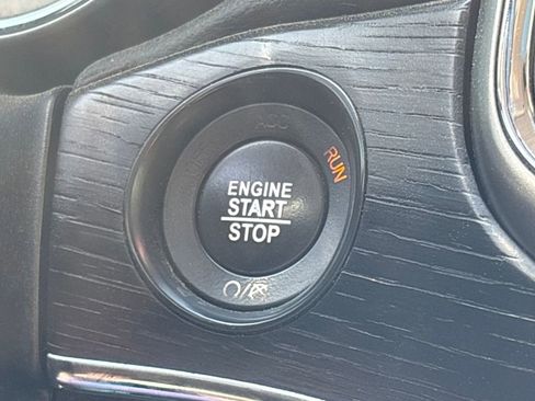 Used 2017 Jeep Grand Cherokee Summit image 18