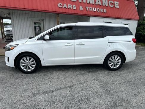 Used 2018 Kia Sedona EX FWD image 13