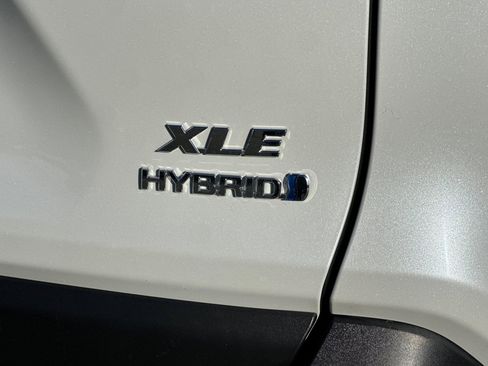 Used 2023 Toyota RAV4 XLE Premium image 26
