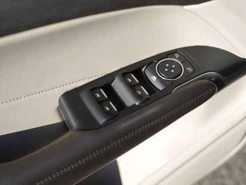 Used 2017 Lincoln MKC Premiere image 21