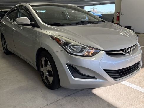 Used 2016 Hyundai Elantra SE FWD image 3