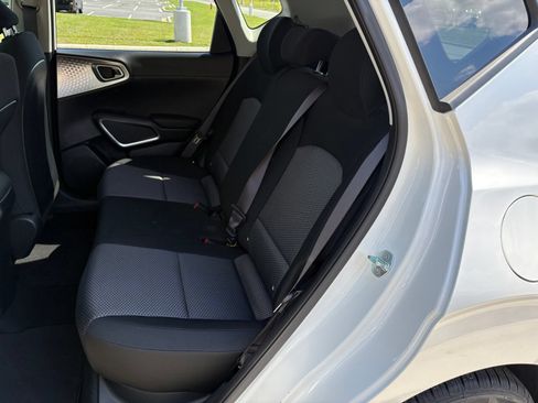 Used 2024 Kia Soul LX FWD image 31