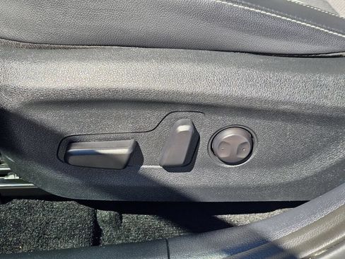 Certified 2022 Kia Niro EX FWD image 31