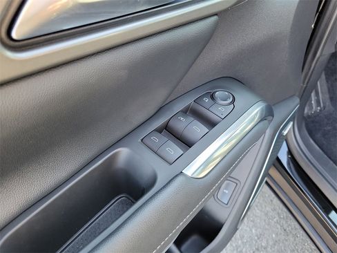 Used 2025 Chevrolet Traverse LT w/ Enhanced Driving Package image 22