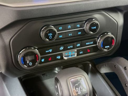 New 2026 Ford Bronco Outer Banks w/ Sasquatch Package AWD/4WD image 16