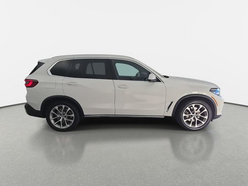 Used 2022 BMW X5 xDrive40i w/ Climate Comfort Package image 4