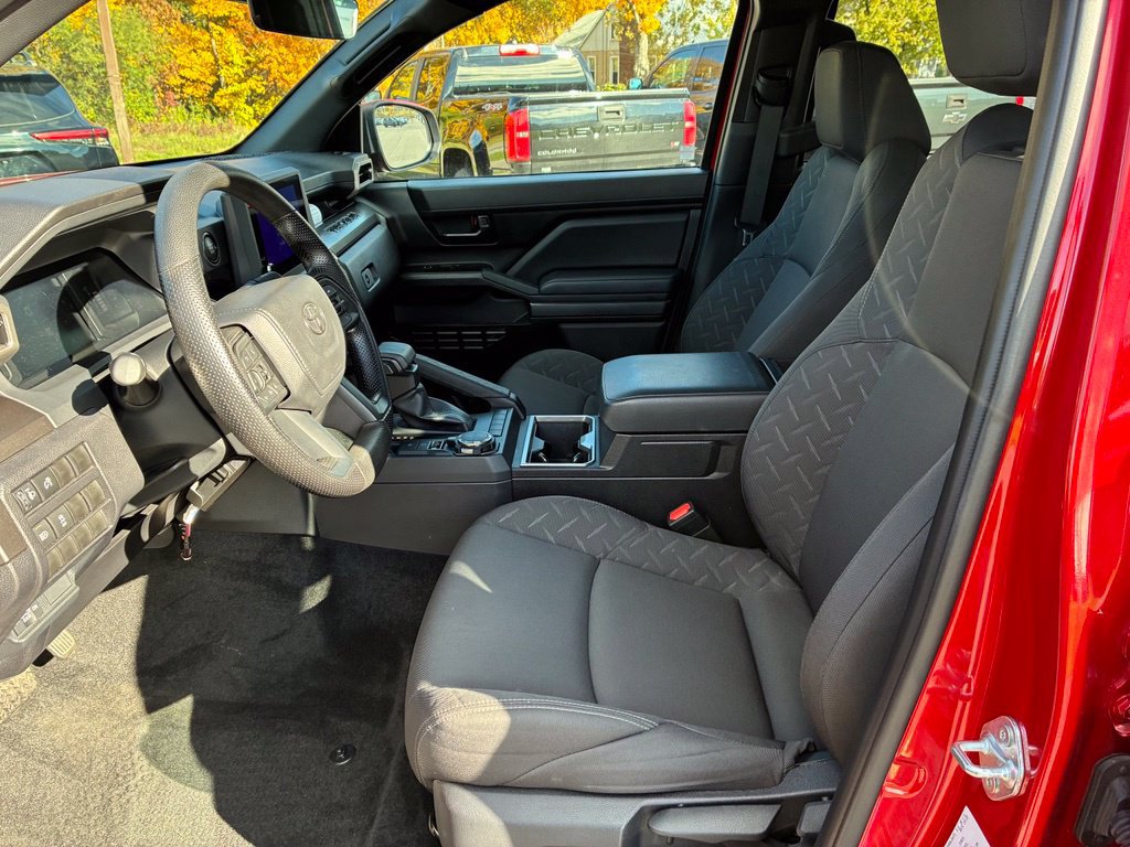 Used 2025 Toyota Tacoma SR5 AWD/4WD image 10