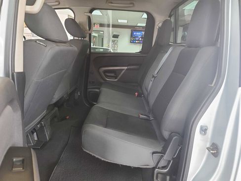 Used 2015 Nissan Titan SV image 12