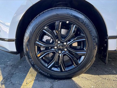 Used 2023 Ford Edge SE w/ Black Appearance Package image 7