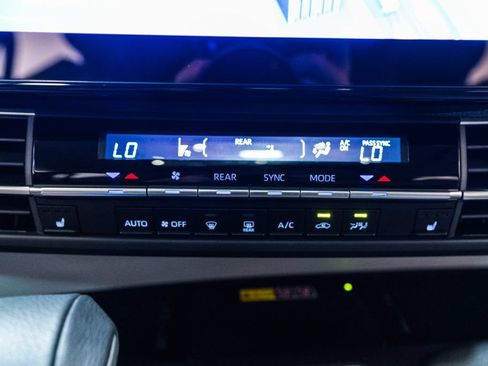 Certified 2025 Toyota Sienna XLE w/ XLE Plus Package FWD image 29