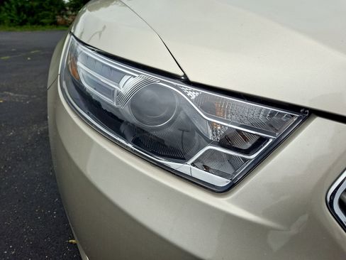 Used 2017 Ford Taurus SE FWD image 27