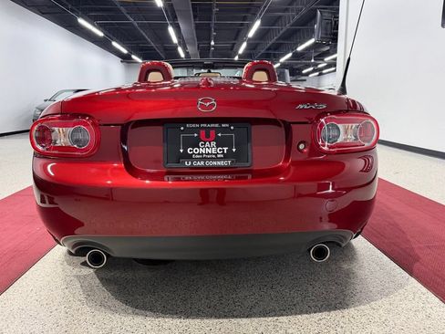 Used 2010 MAZDA MX-5 Miata Grand Touring w/ Premium Pkg RWD image 23