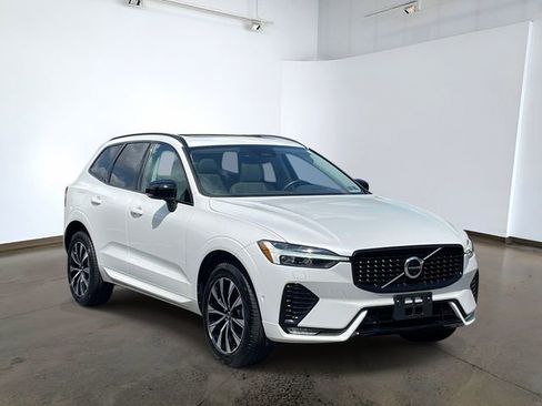 Used 2023 Volvo XC60 B5 Plus w/ Protection Package Premier AWD/4WD image 3