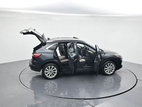 Certified 2022 Ford Escape Titanium w/ Titanium Elite Package image 49