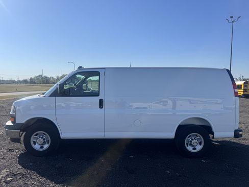 New 2025 Chevrolet Express 2500 w/ Driver Convenience Package image 8