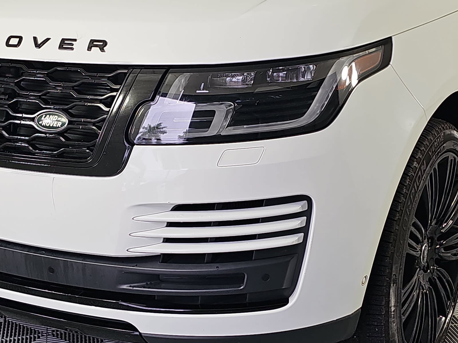 Used 2019 Land Rover Range Rover Long Wheelbase Supercharged AWD/4WD image 31