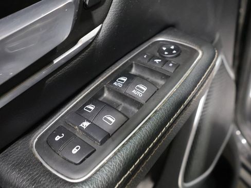 Used 2019 RAM 1500 Laramie AWD/4WD image 14